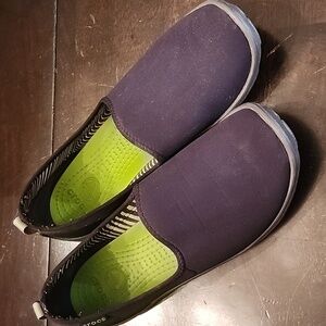 Crocs Duet Busy Day Skimmer Women's size 10. Black